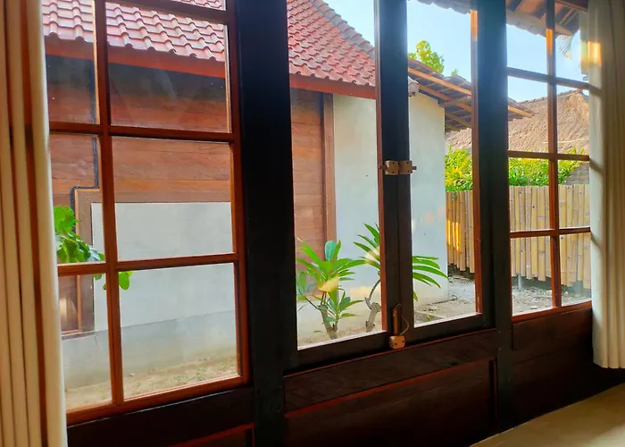 Vanaya Longterm Wooden Hidden By Lush Garden *